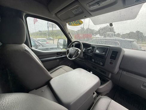 Used 2018 Nissan NV 2500 SV RWD image 10