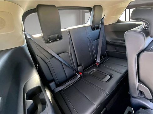 Used 2023 INFINITI QX60 Luxe w/ Performance Audio Package FWD image 25