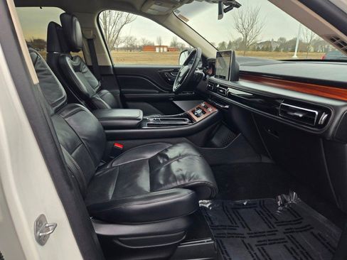 Used 2023 Lincoln Aviator Reserve w/ Equipment Group 201A image 7