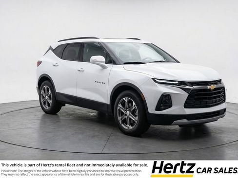 Used 2025 Chevrolet Blazer LT FWD image 1