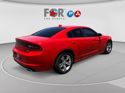 Used 2017 Dodge Charger SXT RWD image 5