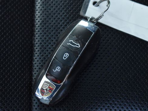 Used 2017 Porsche Cayenne Platinum Edition AWD/4WD image 20