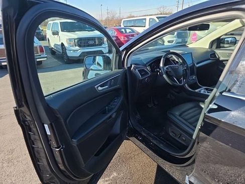 Used 2022 Ford Edge SEL w/ Convenience Package image 17