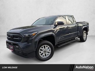 Used 2025 Toyota Tacoma SR5 video 1