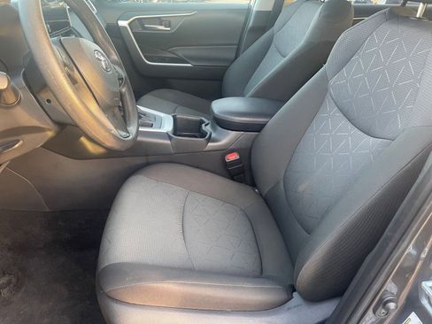 Used 2025 Toyota RAV4 XLE w/ Convenience Package image 30