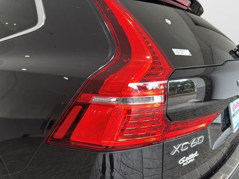 Used 2019 Volvo XC60 T6 Momentum w/ Advanced Package AWD/4WD image 39