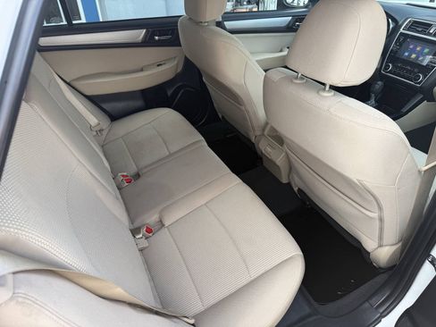 Used 2018 Subaru Outback 2.5i Premium AWD/4WD image 17