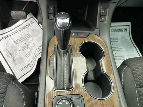 Used 2018 GMC Acadia SLE w/ Driver Alert Package I AWD/4WD image 18
