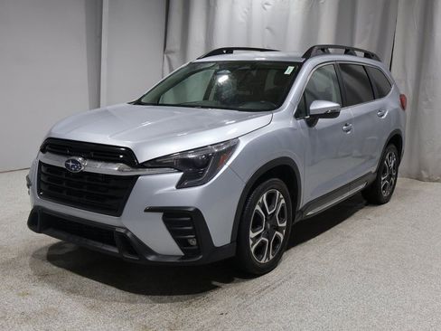 Used 2023 Subaru Ascent Limited image 5