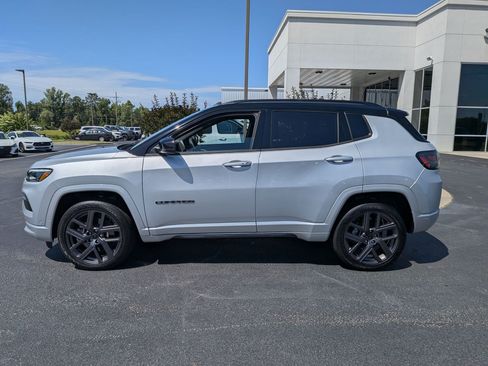 Used 2025 Jeep Compass Limited w/ Driver Assist Group I AWD/4WD image 8