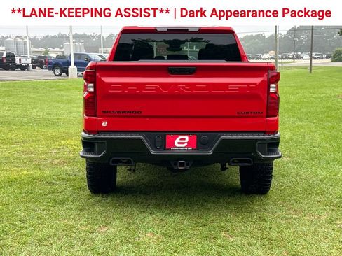 Used 2025 Chevrolet Silverado 1500 Custom Trail Boss w/ Dark Appearance Package AWD/4WD image 7