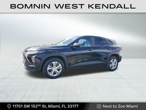 Used 2026 Chevrolet Trax LS image 4