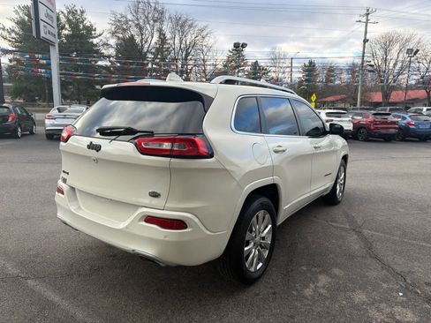Used 2018 Jeep Cherokee Overland image 7