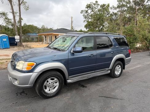 Used 2003 Toyota Sequoia SR5 image 3