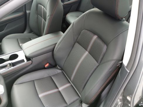 New 2025 Nissan Altima 2.5 SR image 9