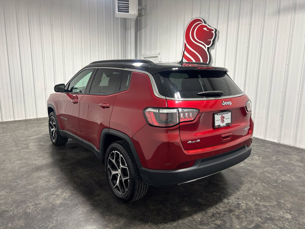 Used 2024 Jeep Compass Limited AWD/4WD image 2