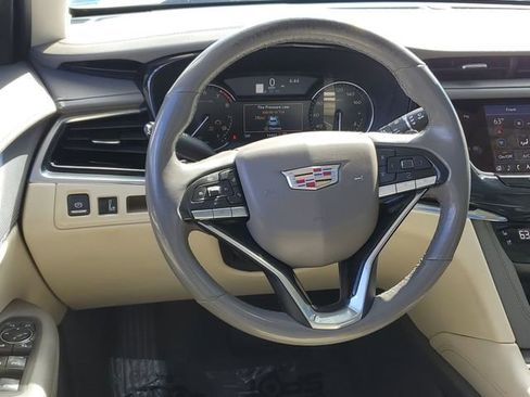 Used 2022 Cadillac XT6 Premium Luxury AWD/4WD image 11