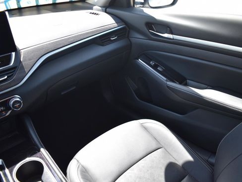 Used 2024 Nissan Altima 2.5 SL AWD/4WD image 21