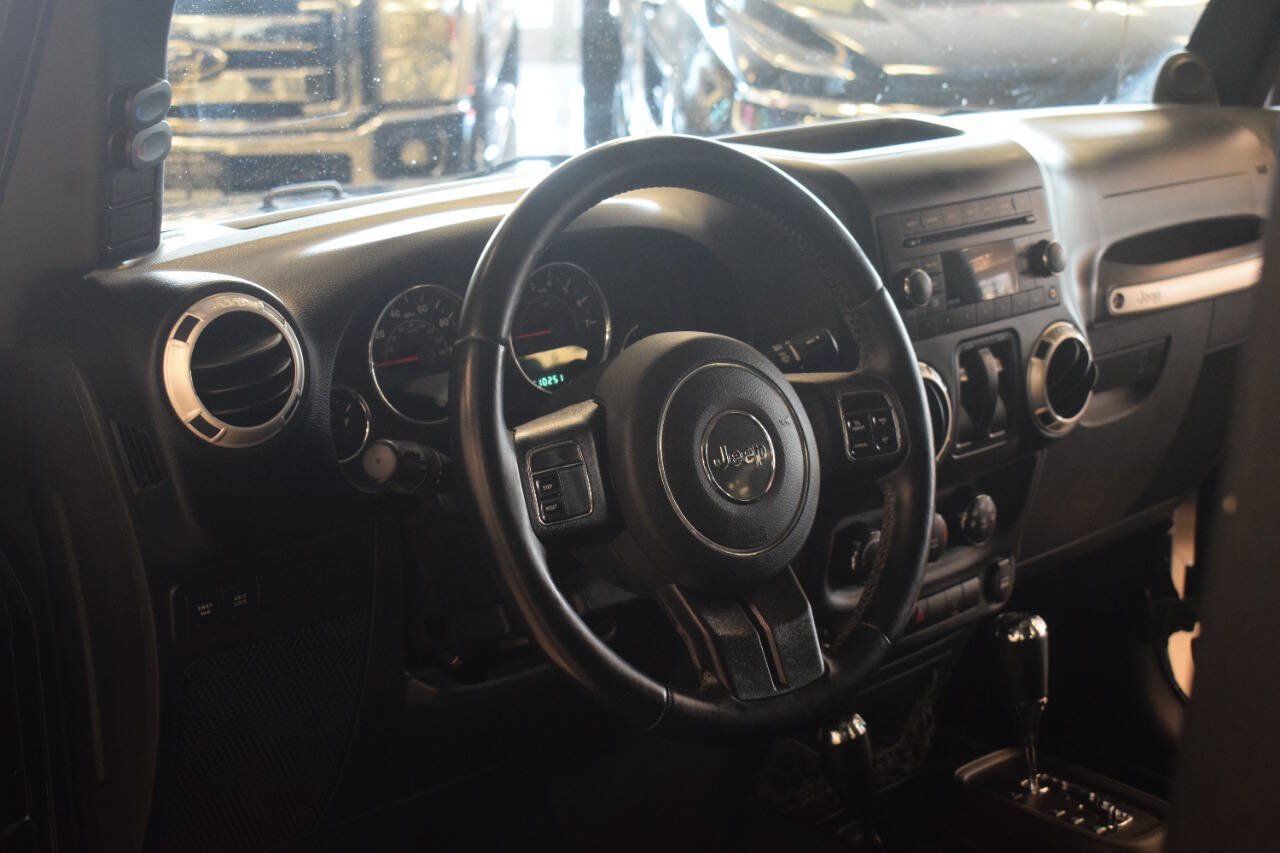 Used 2013 Jeep Wrangler Rubicon w/ PWR Convenience Group AWD/4WD image 34