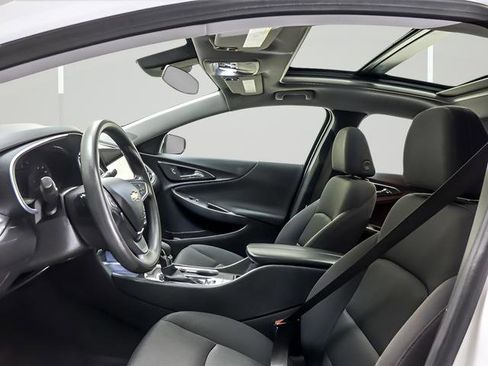 Used 2024 Chevrolet Malibu LT image 9