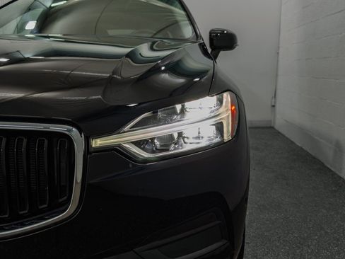 Used 2019 Volvo XC60 T5 Momentum w/ Multimedia Package AWD/4WD image 5