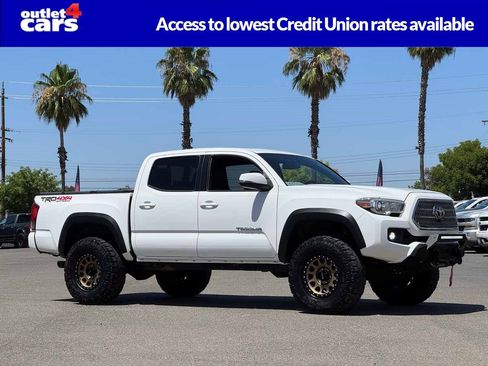 Used 2016 Toyota Tacoma TRD Off-Road AWD/4WD image 1