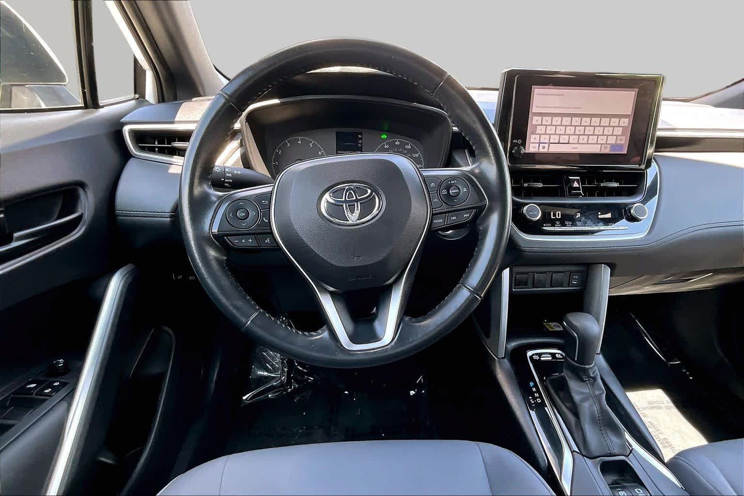 Used 2023 Toyota Corolla Cross AWD Hybrid image 6