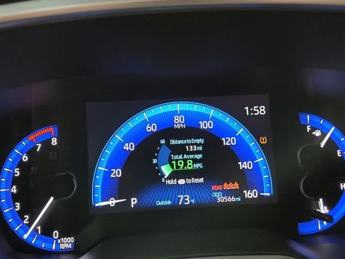 Used 2022 Toyota Corolla Cross XLE w/ Convenience Package AWD/4WD image 27