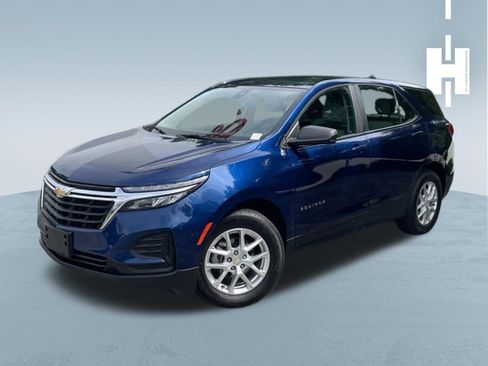Used 2022 Chevrolet Equinox LS FWD image 1