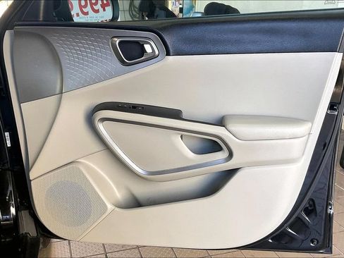 Used 2022 Kia Soul LX FWD image 20