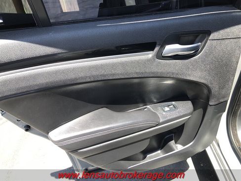 Used 2019 Chrysler 300 S RWD image 16