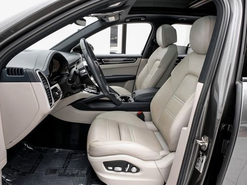 Used 2019 Porsche Cayenne image 6