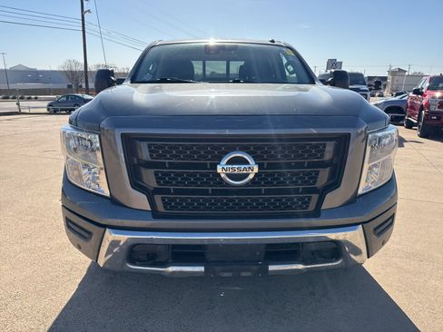 Used 2020 Nissan Titan SV w/ SV Convenience Package image 2