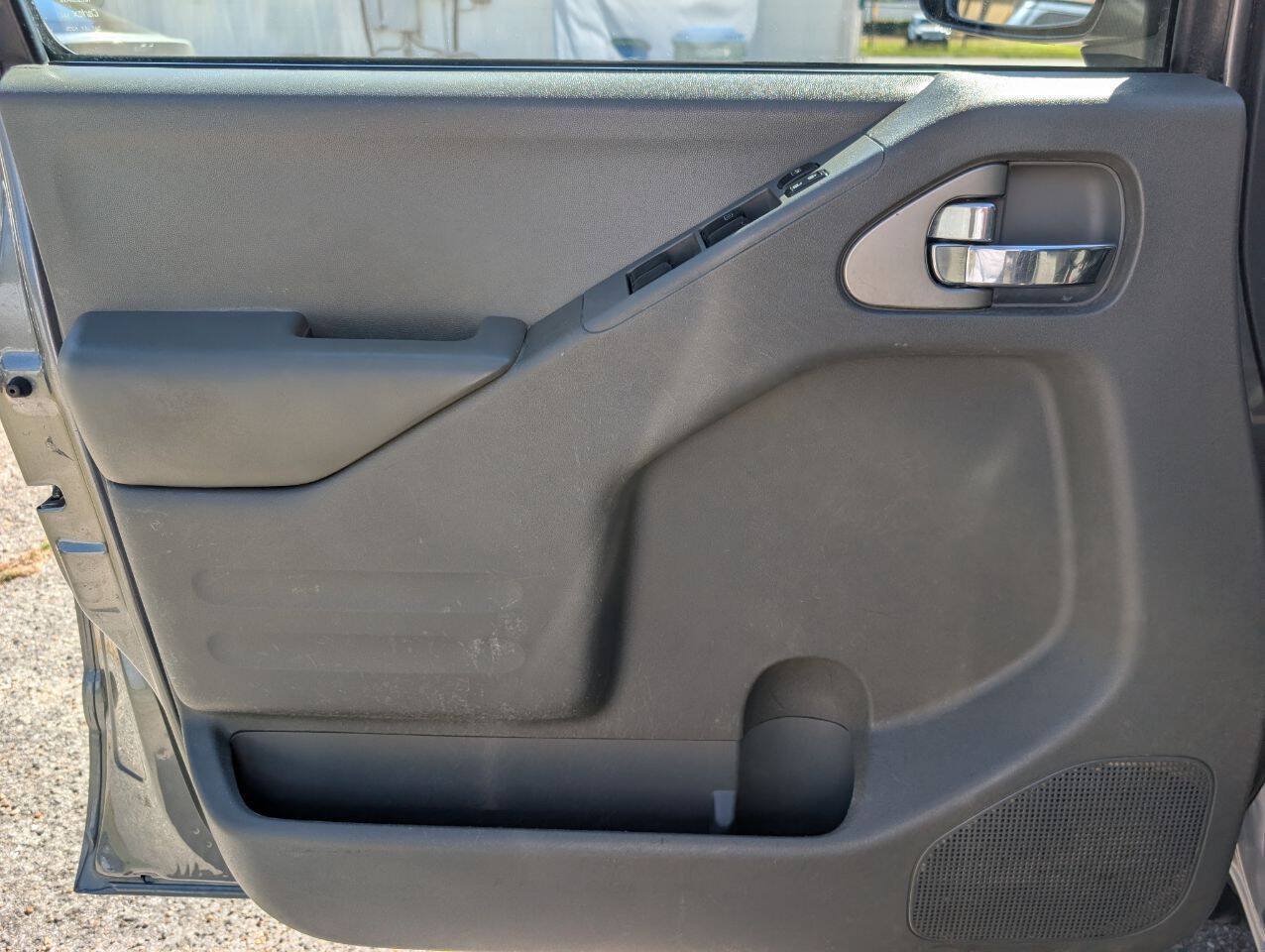 Used 2019 Nissan Frontier SV AWD/4WD image 14
