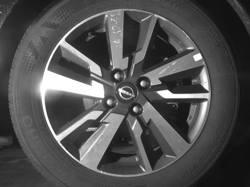 Used 2025 Nissan Versa SV FWD image 13