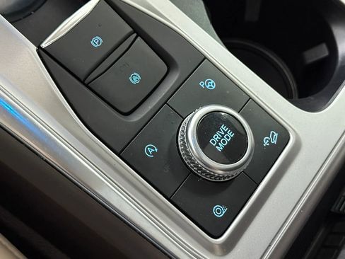 Used 2020 Ford Explorer Platinum w/ Premium Technology Package image 40