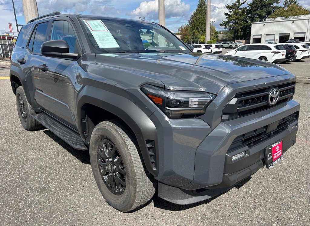 Certified 2025 Toyota 4Runner SR5 AWD/4WD image 3
