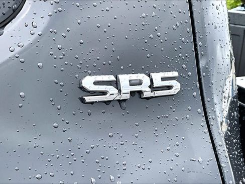 Used 2025 Toyota Tacoma SR5 AWD/4WD image 9