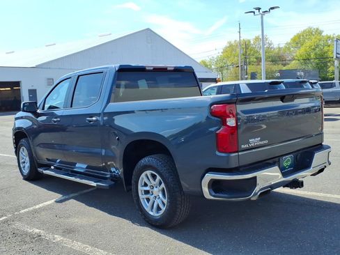 Used 2021 Chevrolet Silverado 1500 LT w/ Z71 Off-Road Package AWD/4WD image 4