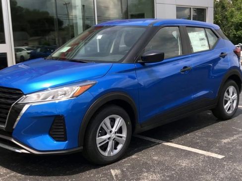 Used 2024 Nissan Kicks S image 4