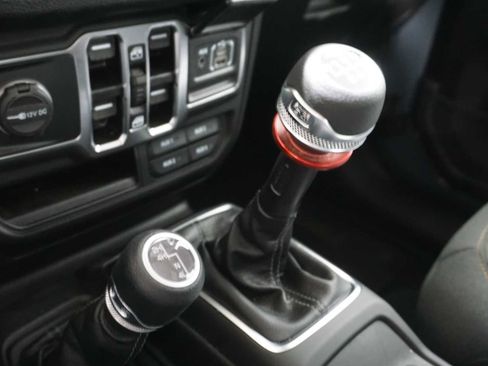 Used 2024 Jeep Wrangler Unlimited Sport image 18