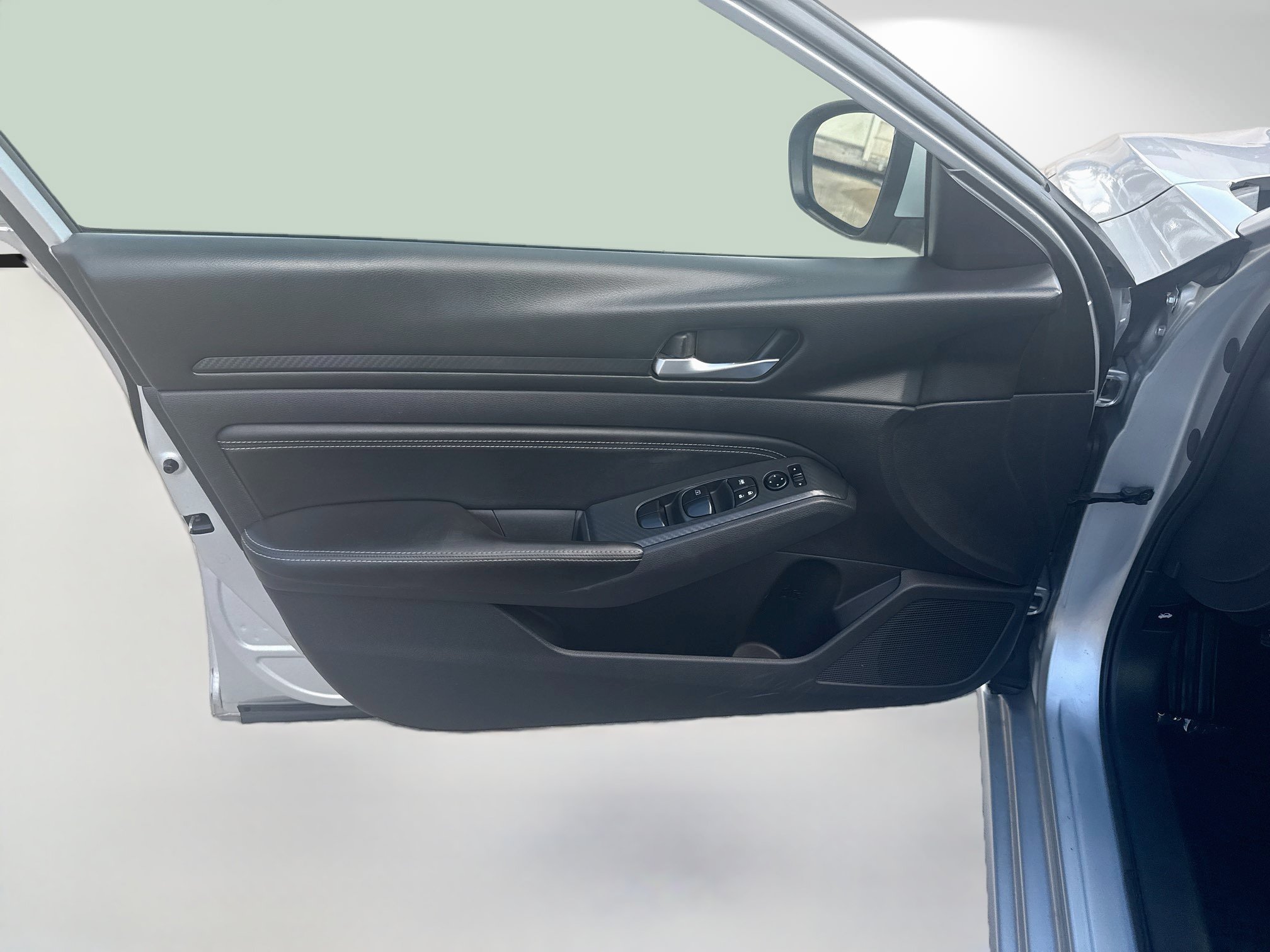 Used 2019 Nissan Altima 2.5 S FWD image 18