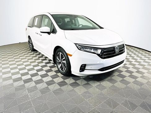 Used 2023 Honda Odyssey Touring image 2