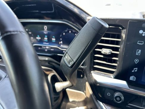 Used 2025 Chevrolet Silverado 1500 LT RWD image 26