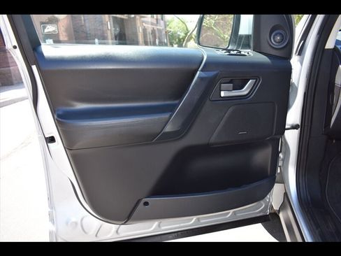 Used 2014 Land Rover LR2 AWD/4WD image 17