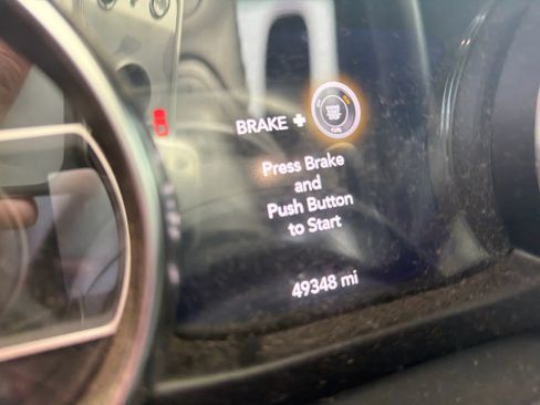 Used 2022 Jeep Gladiator Willys image 4