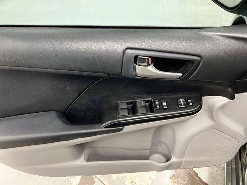 Used 2012 Toyota Camry LE image 19