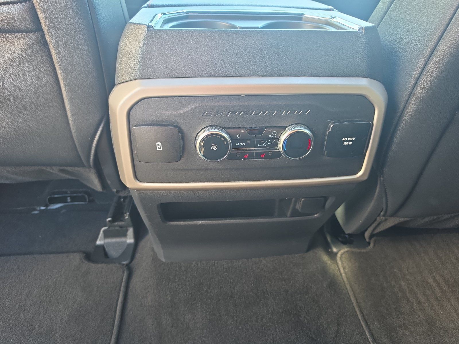 Used 2024 Ford Expedition Limited AWD/4WD image 23