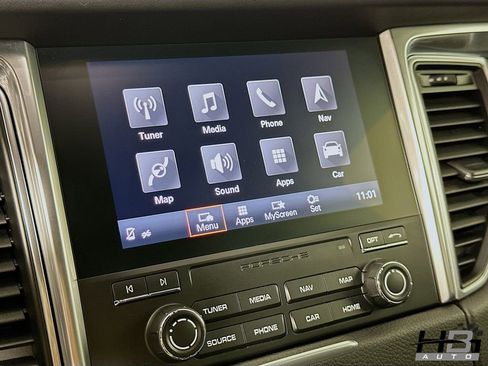 Used 2017 Porsche Macan GTS image 12