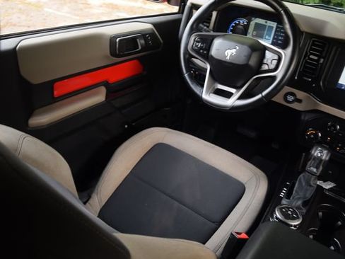 Used 2023 Ford Bronco Big Bend AWD/4WD image 2